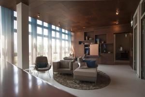 Istumisnurk majutusasutuses EMA House Hotel Suites