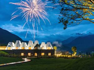 Gallery image of Ritzman Suye Snow Mountain Wild Luxury Hotel in Baisha
