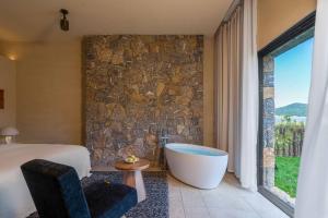 Gallery image of Ritzman Suye Snow Mountain Wild Luxury Hotel in Baisha
