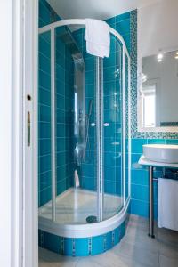 A bathroom at Superior Relais FCollection Temple View
