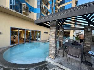 Kolam renang di atau dekat dengan Grand Riviera Suites