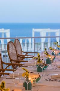 Widok na morze z tego hotelu