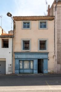 El edificio en el que está el departamento 7 fotos más