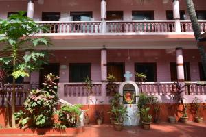 Un balcón o terraza en Esther Guest House