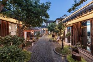 ภาพในคลังภาพของ Xitang Overnight Garden B&B ในเจียซิง