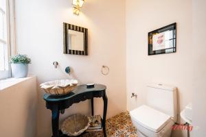 Koupelna v ubytování Stunning Holiday Home with Gorgeous Harbour Views