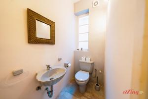 Koupelna v ubytování Stunning Holiday Home with Gorgeous Harbour Views