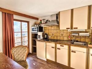 Kuchyň nebo kuchyňský kout v ubytování Apartment Haflingerhof Edelweiß by Interhome