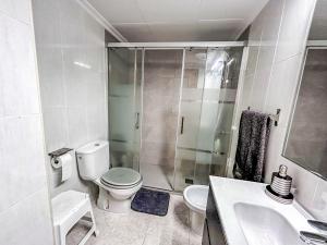 Koupelna v ubytování Apartment Aguamarina 7 by Interhome