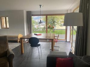 Posezení v ubytování Apartment Tgesa Grischa by Interhome