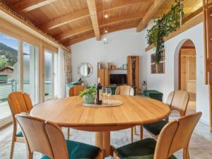 TV a/nebo společenská místnost v ubytování Apartment Casa Hermi by Interhome + 17 fotografií