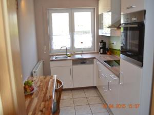 Küche/Küchenzeile in der Unterkunft Apartment in Halenfeld near Ski Slope