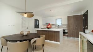 Köök või kööginurk majutusasutuses Premium Ocean View Condo - Amethyst
