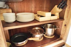 Una cocina o cocineta en 城下町の一棟貸し 今来 Konrai - Private-use guesthouse