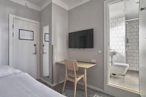 A bathroom at Four Points Flex by Sheraton Copenhagen City