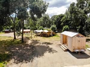 Lodg'ing Nature Camp Anjou外面的花园