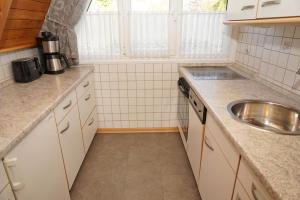 Imagen de la galería de Zeltdachhaus mit W_LAN _ 2 x TV, en Damp