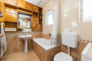 Koupelna v ubytování Apartment Stipe + 24 fotografií