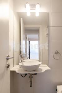 Un baño de Modern 1 Bed Apt In Las Mercedes