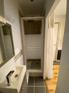 Kúpeľňa v ubytovaní Hamac Suites - Le Suchet Perrache - 2 people