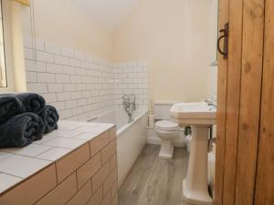 Et badeværelse på Medlar Cottage + 19 billeder