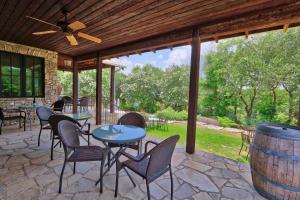 Αίθριο ή υπαίθριος χώρος στο Fall Creek Vineyards Wine Country Inn +18 φωτογραφίες