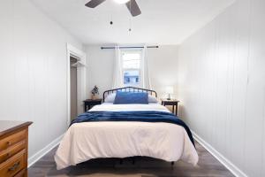 Letto o letti in una camera di Efficiency Suite in Lebanon Wifi - Laundry