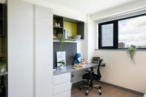 Cucina o angolo cottura di Canvas Capital House in Southampton
