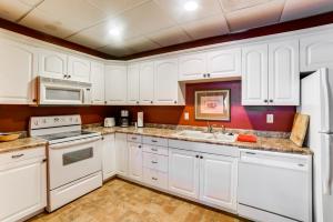 Η κουζίνα ή μικρή κουζίνα στο Downtown Yankton Suite Walk to Restaurants!