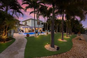 Bazén v ubytování Dolphin Daze nebo v jeho okolí