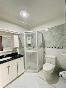 Bilik mandi di Loft Vista al Laguito
