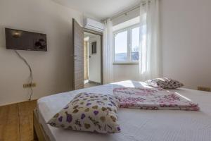 Ένα ή περισσότερα κρεβάτια σε δωμάτιο στο Bezaubernde Villa mit beheizten Privatpool, BBQ, Spielplatz, Waschmaschine +29 φωτογραφίες