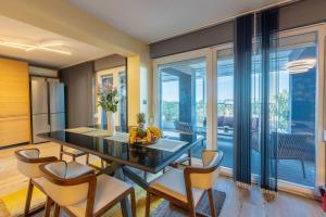 Istumisnurk majutusasutuses Extravagantes Apartment mit Whirlpool, Lounge-Bereich, Grill, Waschmaschine