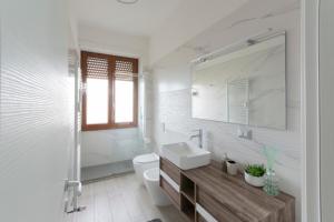 A bathroom at Fabio's guesthouse&parking