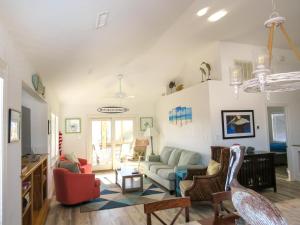 Gallery image of Porch Song in Kitty Hawk