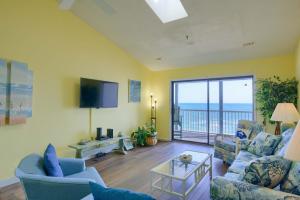Μια τηλεόραση ή/και κέντρο ψυχαγωγίας στο Oceanfront Resort - Swimming Pool - Tennis