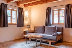 Posezení v ubytování Alm Chalet Grosseck