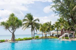 Der Swimmingpool an oder in der Nähe von Katathani Phuket Beach Resort - SHA Extra Plus