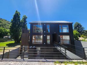 Το κτήριο όπου στεγάζεται  το διαμέρισμα