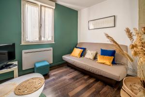 Μια τηλεόραση ή/και κέντρο ψυχαγωγίας στο Joli studio Narbonne