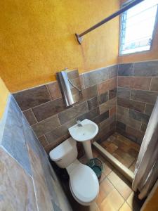 Ένα μπάνιο στο Hotel tzutujil