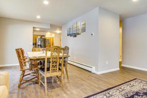 Imagen de la galería de Scenic Home with Lake Washington Access and Fire Pit, en Saint Peter 30 fotos más