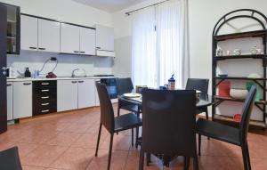 Η κουζίνα ή μικρή κουζίνα στο Gorgeous Apartment In Palermo With Wifi