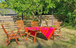 Imagem da galeria de 4 Bedroom Nice Home In Färjestaden em Färjestaden