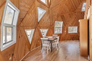 Φωτογραφία από το άλμπουμ του Dome Home - Meredith Lodging σε La Pine