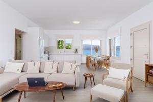 Gallery image of BeachSide Escape Apartments in Psilí Ámmos +32 photos