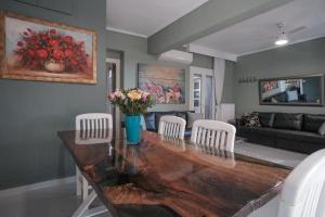Μια τηλεόραση ή/και κέντρο ψυχαγωγίας στο The perfect apartment 1