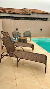 Kolam renang di atau dekat dengan Balneário Céu Azul, com piscina - Matinhos