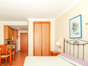 Fotografia z galérie ubytovania Belvilla by OYO Estudio Benal beach v destinácii Málaga