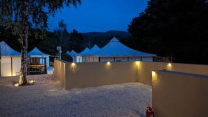 Fotografie z fotogalerie ubytování Camping Le Village Des Sources v destinaci Ceilhes-et-Rocozels